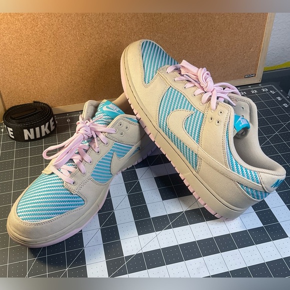 Nike🔥 dunks
Heat wave
Brand new
*rare
NWOT - Picture 3 of 13